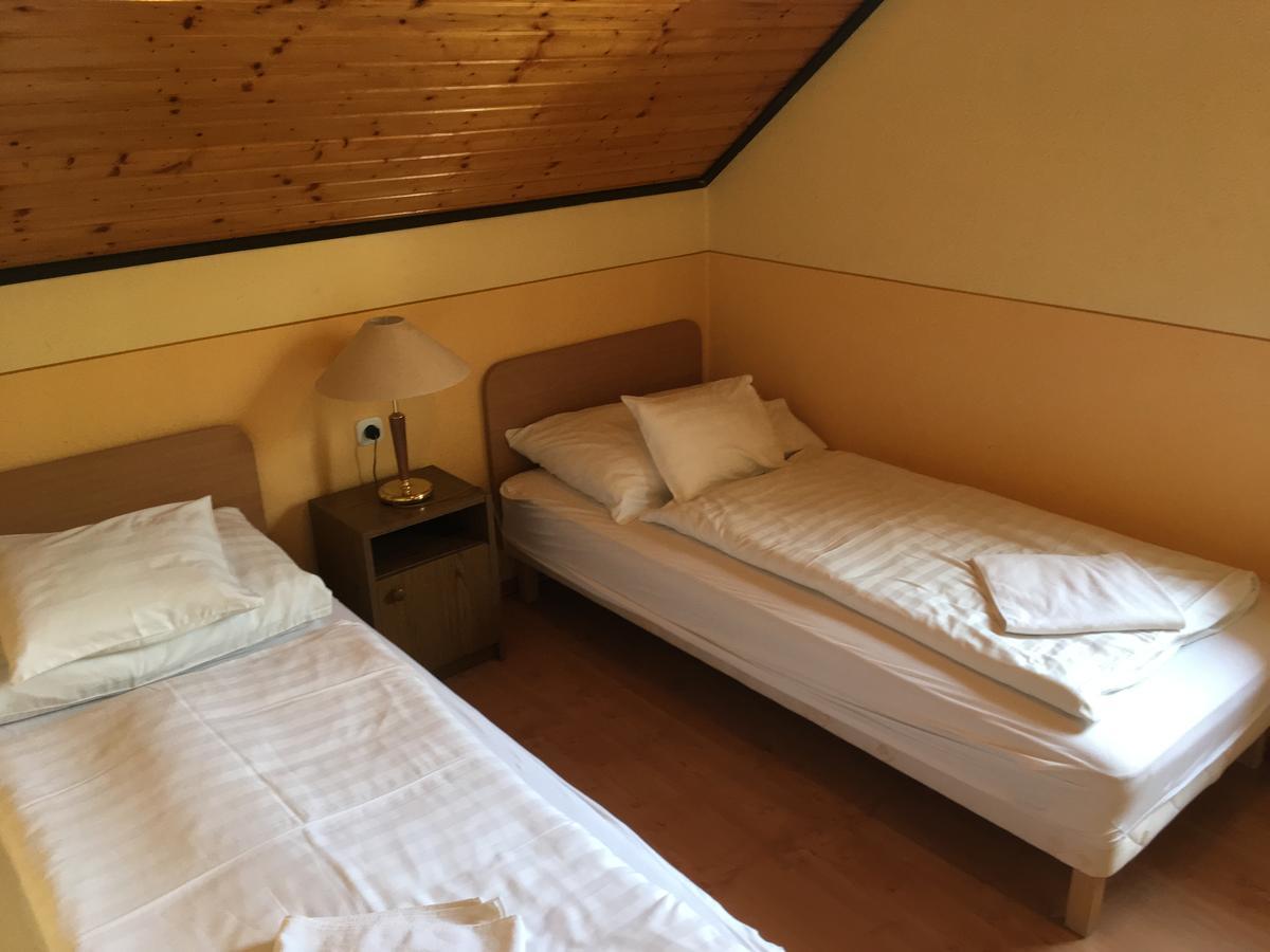 M7 - 129 Km Apartmanhaz Appartement Balatonszárszó Kamer foto