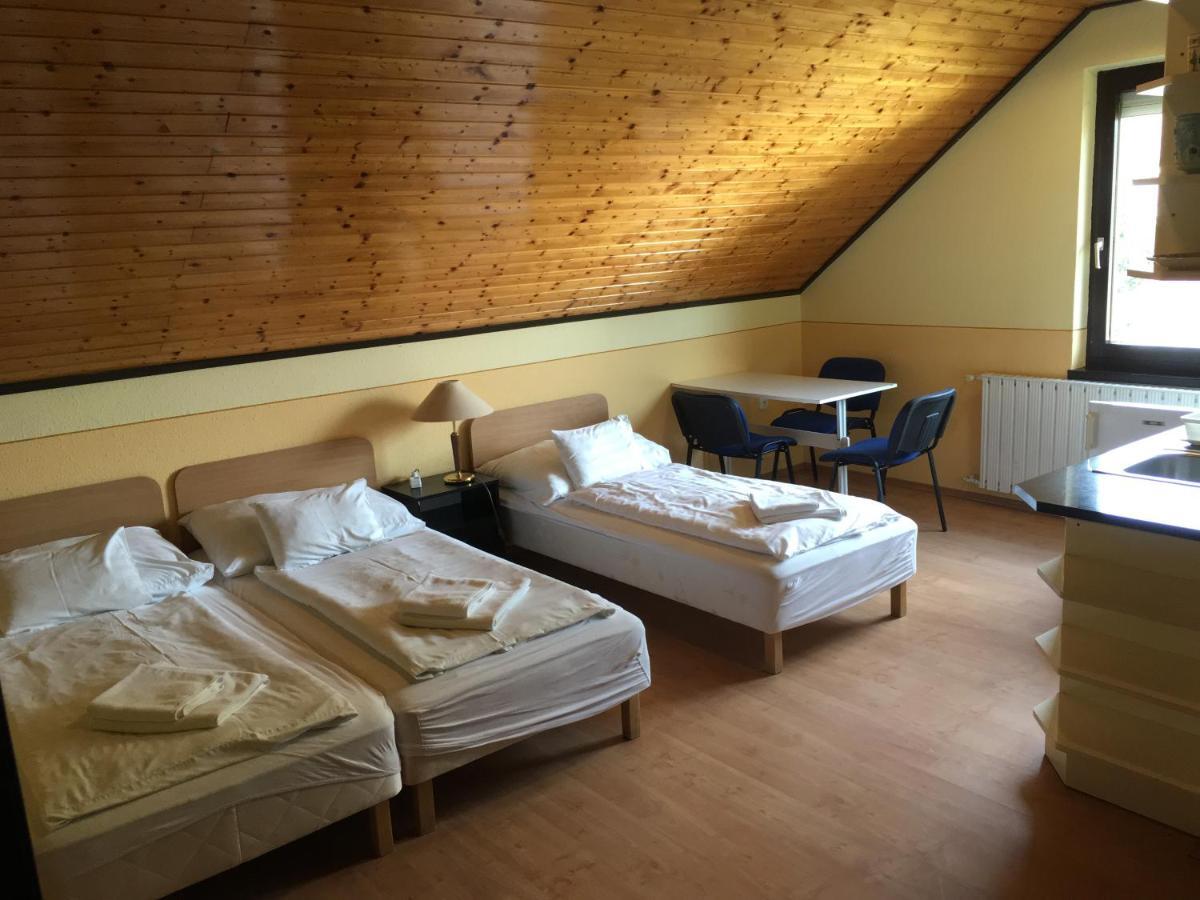 M7 - 129 Km Apartmanhaz Appartement Balatonszárszó Kamer foto